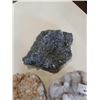 Image 2 : 3 SEMI PRECIOUS STONES
