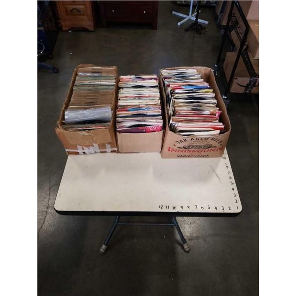 3 BOXES OF RECORDS 45s