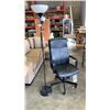 Image 1 : GAS LIFT OFFICE CHAIR AND FLOOR LAMP