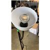 Image 8 : GAS LIFT OFFICE CHAIR AND FLOOR LAMP