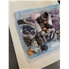 Image 2 : BIN OF SEMI PRECIOUS STONES