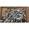 Image 2 : 2 TRAYS OF COLLECTOR SPOONS