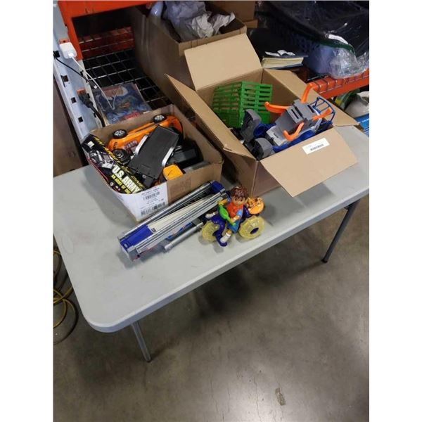 2 BOXES OF HOT WHEELS, JOHN DEERE AND OTHER COLLECTIBLES