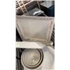Image 2 : CRATE OF FORTESSA  AND CIROA PORCELAIN AND BONE CHINA