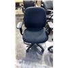 Image 2 : 2 EXECUTIVE GAS LIFT OFFICE CHAIRS