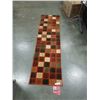 Image 1 : CARPET RUNNER APPROX 2 FOOT X 7 FOOT