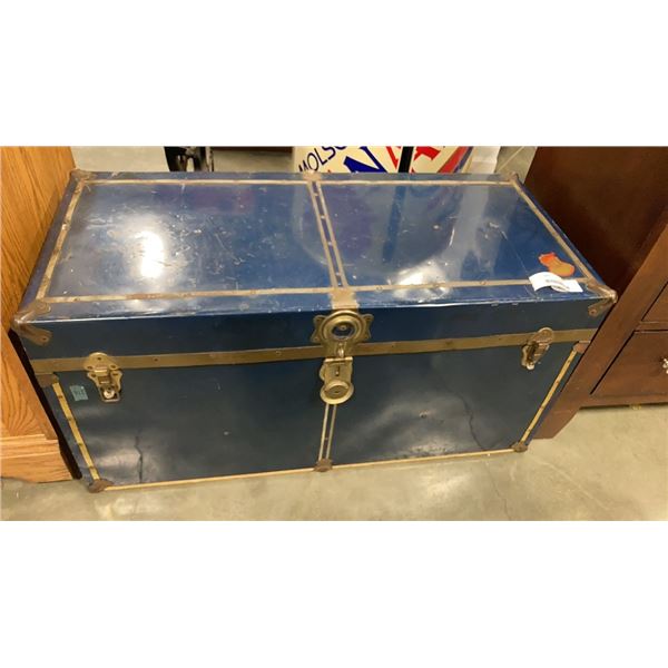 VINTAGE BLUE UNION TRUNK