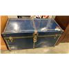 Image 1 : VINTAGE BLUE UNION TRUNK