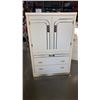 Image 1 : VINTAGE WARDROBE