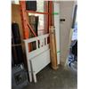 Image 1 : WHITE SINGLE SIZE BED FRAME