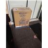 Image 2 : NEW GRACO PACK N PLAY TRAVEL DOME LX PLAYARD, RETAIL $289