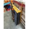 Image 3 : 2 SAW HORSES AND 3 BAR CLAMPS