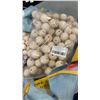 Image 8 : 2 SQUIRREL FEEDERS AND BAG OF CRAFTING BEADS