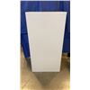 Image 9 : BEIGE 4 DRAWER FILING CABINET