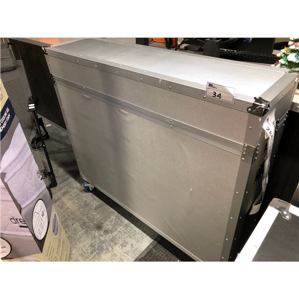 LARGE SILVER MOBILE 51