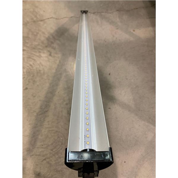 T-TekHydro Model EDK-48W LED Grow Light Bar 4 ft. with 110V power cord and switch.