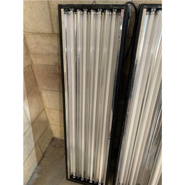 Grow Light 4 bulb Fixture 110V with plug in and switch