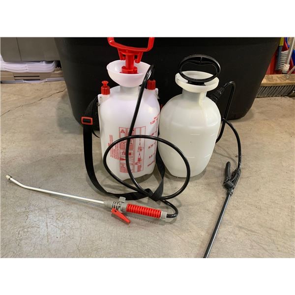 Lot of 2 fertilizer sprayers