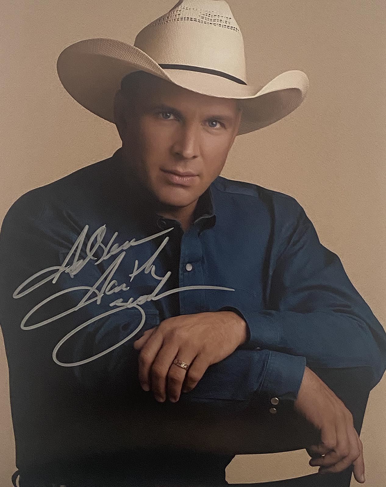 Country singer Garth Brooks signed photo