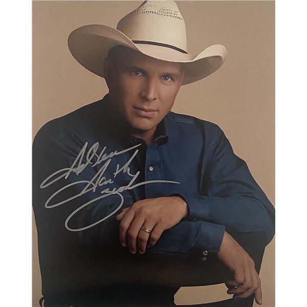 Country singer Garth Brooks signed photo