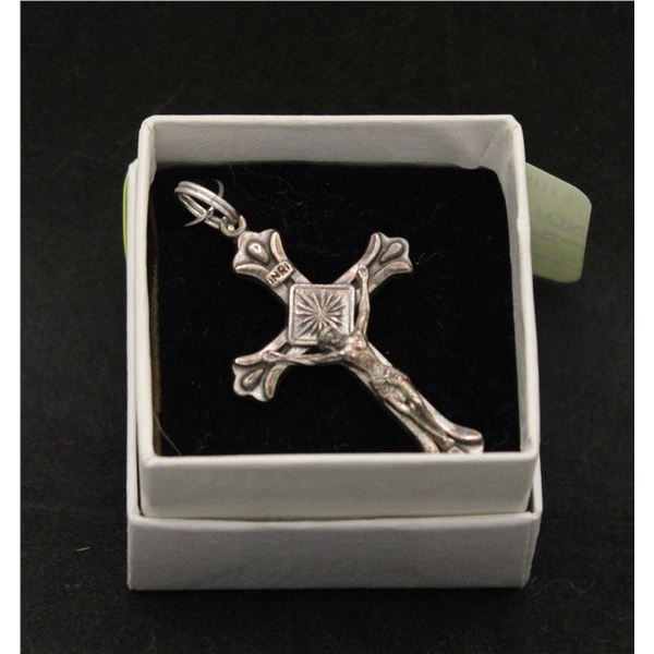 SILVER CRUCIFIX PENDANT