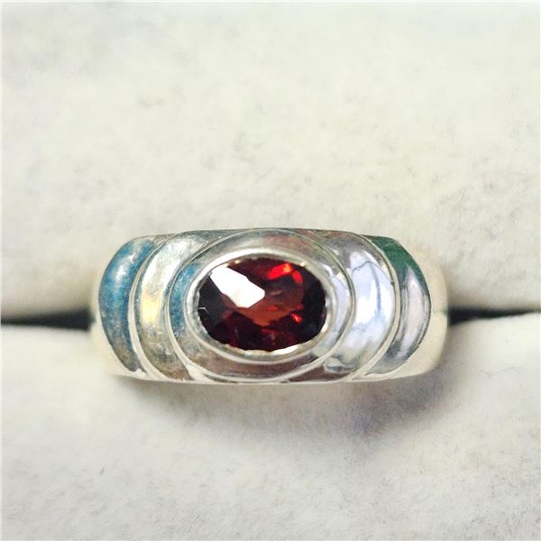 BZ1350-29 SILVER GARNET RING