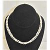 Image 1 : 14K GOLD CLASP 16" TRIPLE STRAND FRESHWATER
