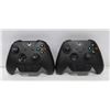 Image 1 : 2 XBOX ONE S CONTROLLERS WITH ACCESSORY PAD