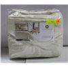 Image 1 : NEW HOTEL COLLECTION TEXTURED QUEEN DUVET COVER