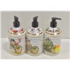 Image 1 : SET OF 3 CHRISTMAS THEMED LIQUID SOAPS