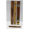 Image 1 : LOT OF WOOD LEVELS