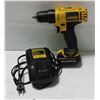 Image 1 : DEWALT 3/8" CORDLESS DRILL WITH BATTERY AND