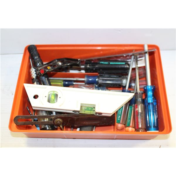 LOT OF MISC ESTATE TOOLS