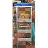 Image 1 : ALUMINUM 3 STEP UTILITY LADDER