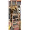 Image 1 : WOOD 7' LADDER