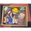 Image 1 : WOOD BOX OF VINTAGE HANDMADE SOCK MONKEYS