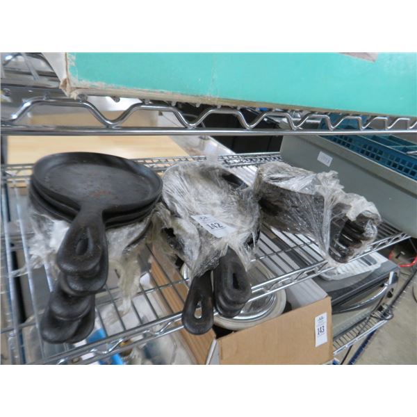 Skillets (17), Utensil Bin