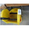 Image 2 : Mop Bucket