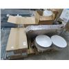 Image 1 : Lot of Hangers, Plastic Lids, Pizza Boxes & Baking Tissue