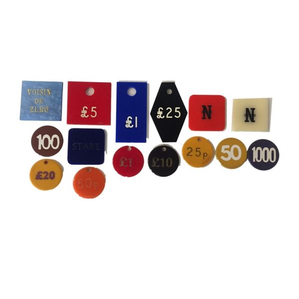 James Bond: Dr. No Le Cercle Table Signs Movie Props