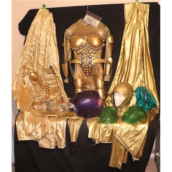 ROBOT 2.0 SPACE GIRL GOLD BUBBLE SCREEN MATCHED COSTUME COMPLETE