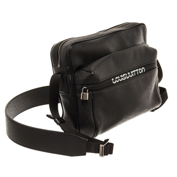 Louis Vuitton Black Taiga Leather Limited Edition Outdoor Messenger