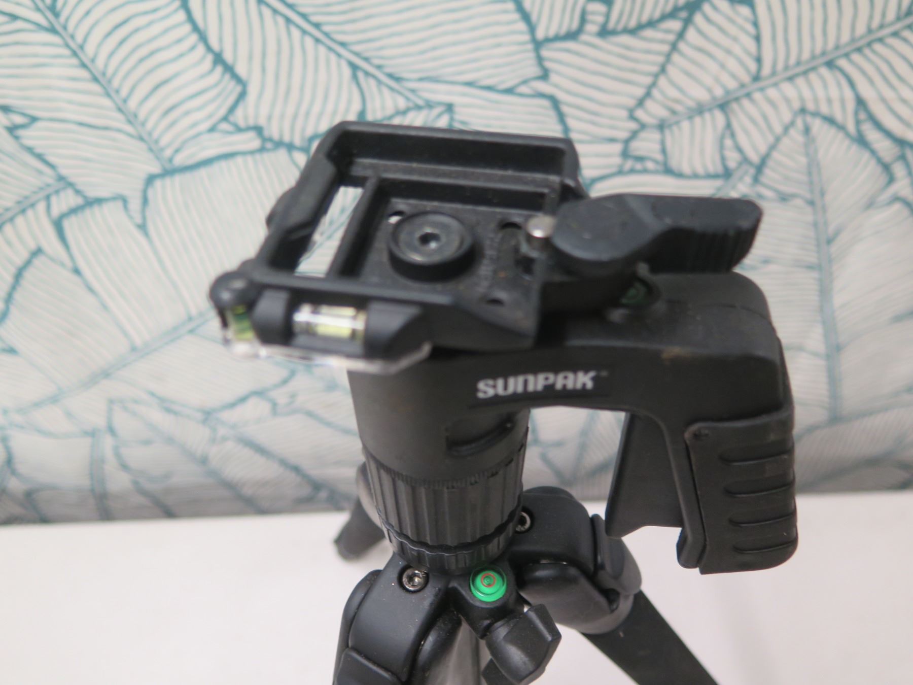 Sunpak PRO 423PX Tripod Stand 27