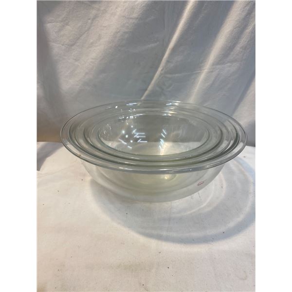 Pyrex mixing bowls