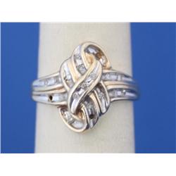 10k Gold Ring W/Diamonds 3.2gr