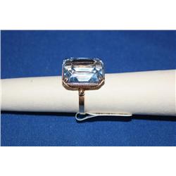 18k Gold Ring W/Large Sapphire 8.1gr