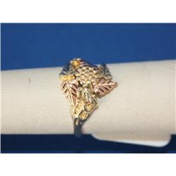 10k Gold Black Hills Gold Ring