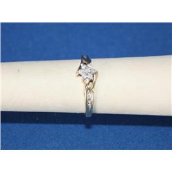 10K Gold Star Style Ring W/Diamonds 1.7gr