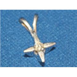 14 White Gold Pendant W/Diamond 1.2gr
