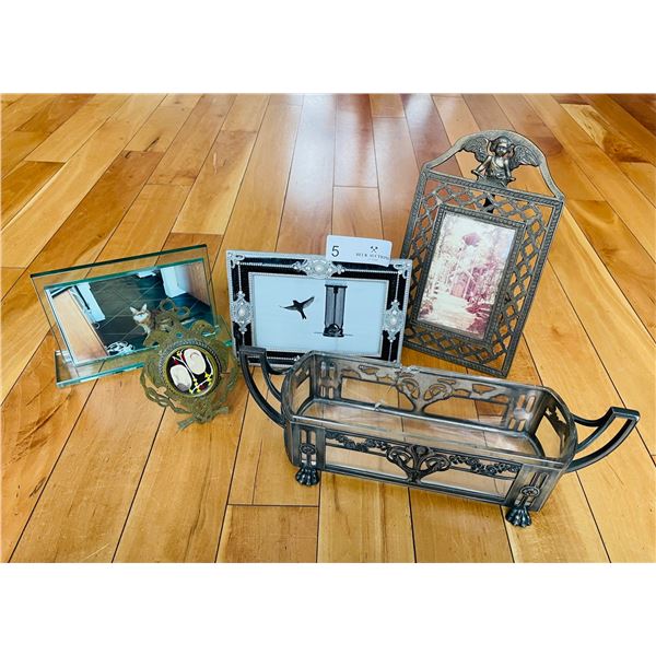 Picture Frames Modern and Vintage
